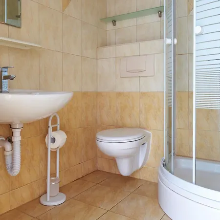 Sea View For 2-3 People - Close To Commodities דירה